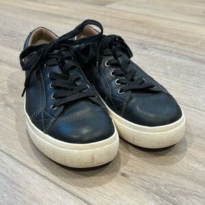 Täōs Black Sneakers | Size 9.5